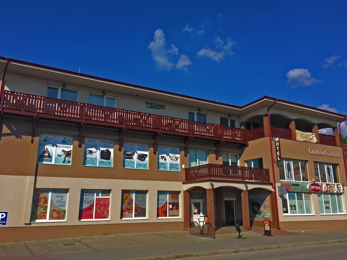 Motel Goerfoel Velky Meder Exterior photo